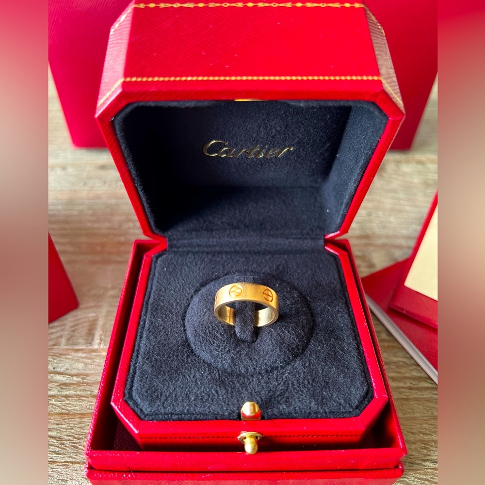 COPY - Cartier 18K yellow gold LOVE ring. 51MM US 5 3/4. Width 5.5mm.